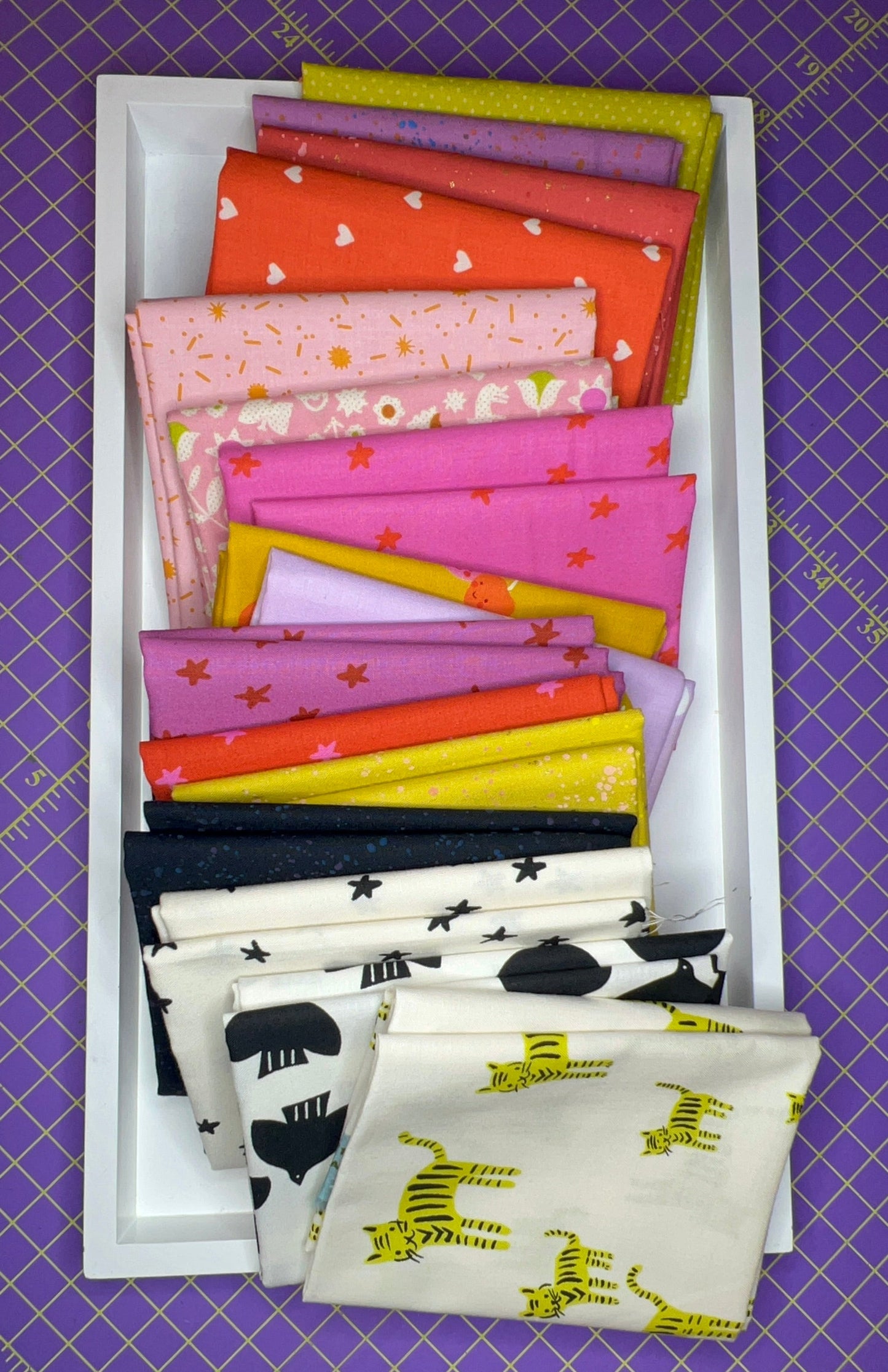 The Monthly Mix – August Fat Quarter Bundle