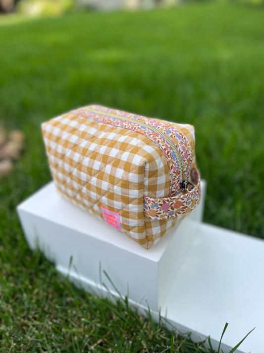 Gingham Quilted Boxy Zipper Pouch