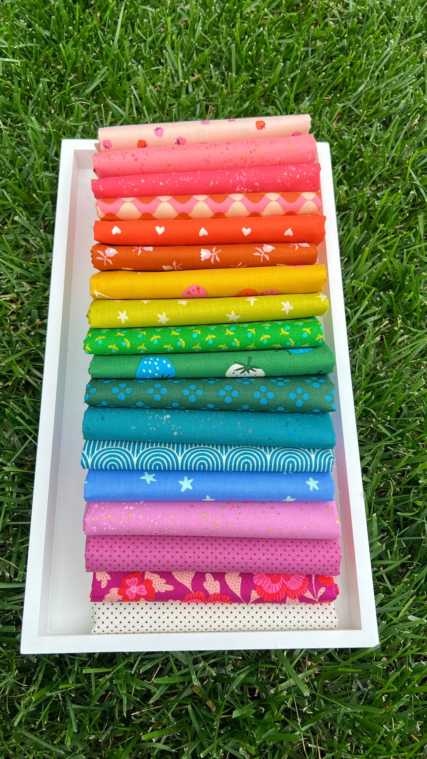 The Monthly Mix – June Fat Quarter Bundle