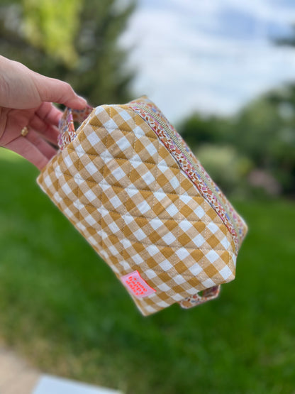 Gingham Quilted Boxy Zipper Pouch