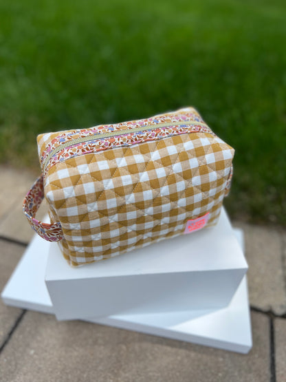 Gingham Quilted Boxy Zipper Pouch