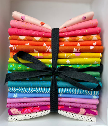 The Monthly Mix – June Fat Quarter Bundle