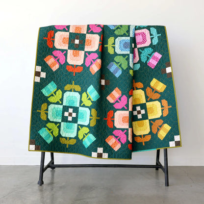 Casserole Quilt Kit - Scenery by Elizabeth Hartman