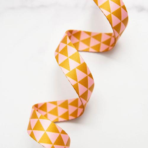 1" Webbing - Triangle in Ochre
